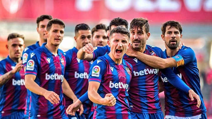 Матч "Вильярреала" против "Леванте" перенесли из-за сильного ливня