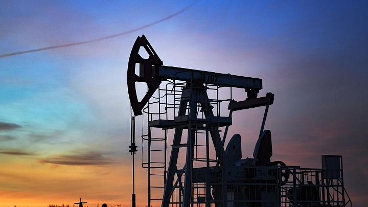 ЕК работает над запретом импорта российской нефти