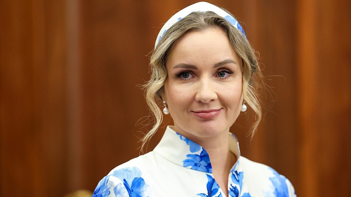 Львова-Белова объявила о старте проекта "Дети в сети"