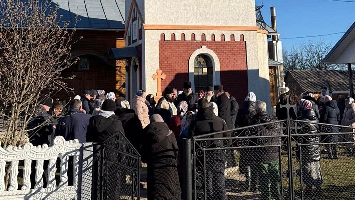 Правозащитник назвал число храмов, насильно отобранных у УПЦ