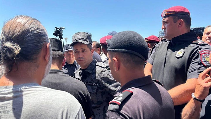 Российская епархия ААЦ прокомментировала ситуацию в резиденции католикоса